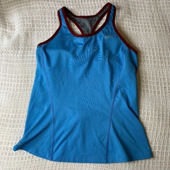 Nike Dri-Fit Blue Racerback Tank Top With Built In Sports Bra Size Medium (1000) - Picture 1 of 12